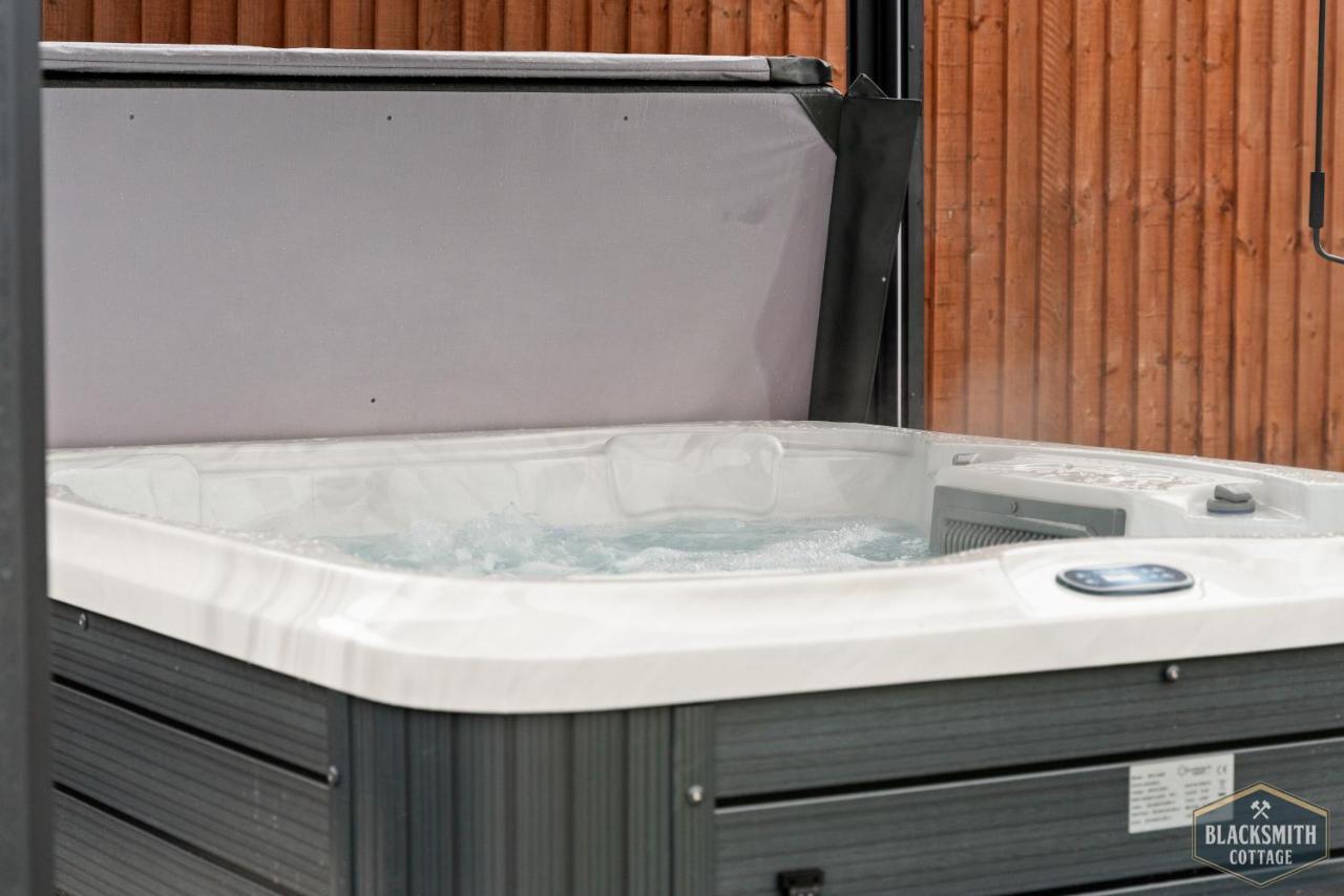 6Br Luxury Cottage, Hot Tubs, Hoar Cross, Staffordshire Newborough  Exteriör bild